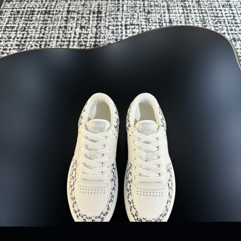 Givenchy Sneakers